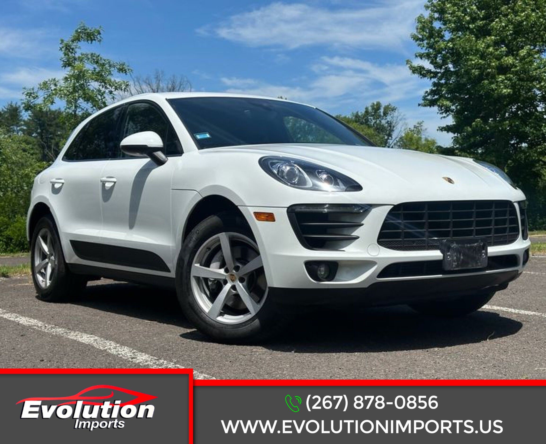 2017 Porsche Macan -'s photo