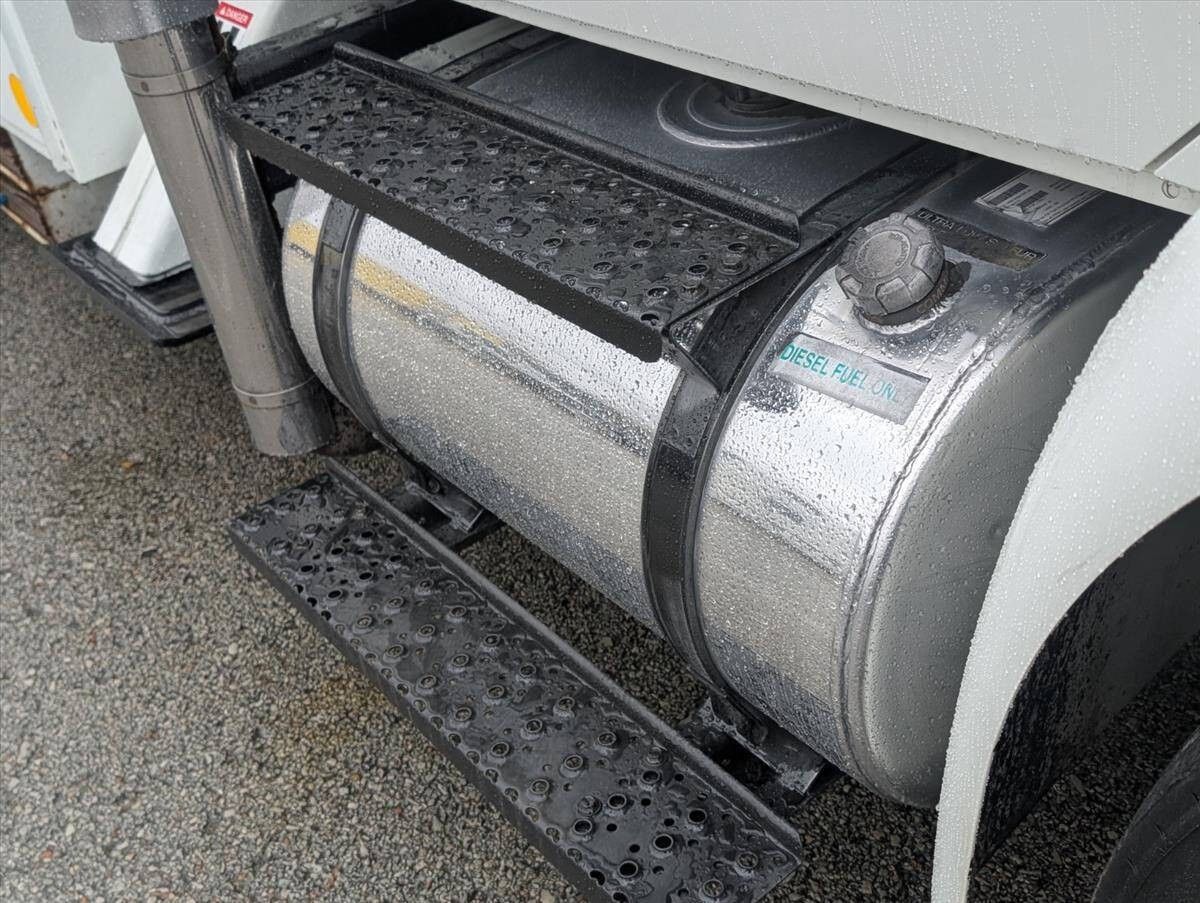 2011 International DuraStar 4300 17