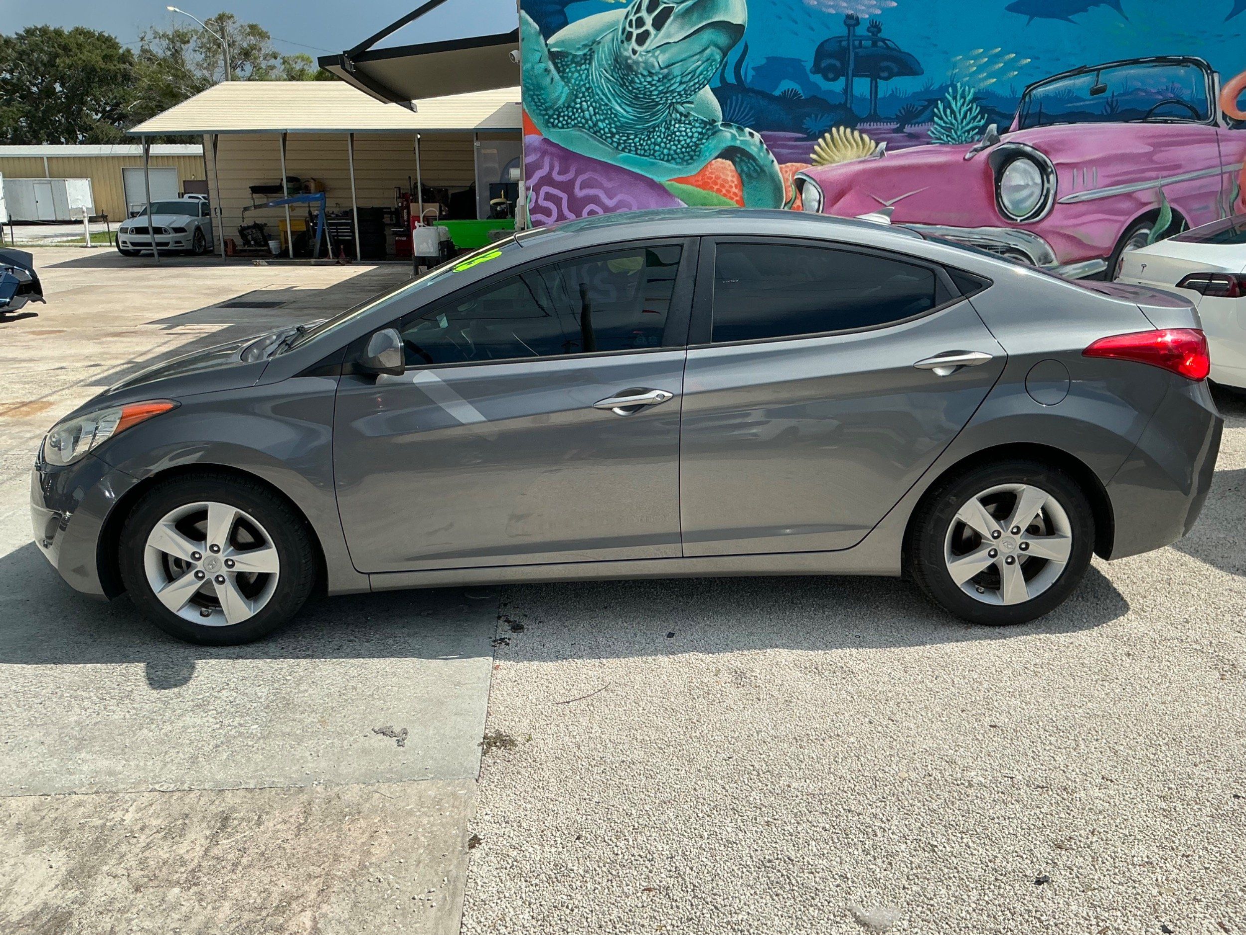 2013 Hyundai Elantra GLS photo 2