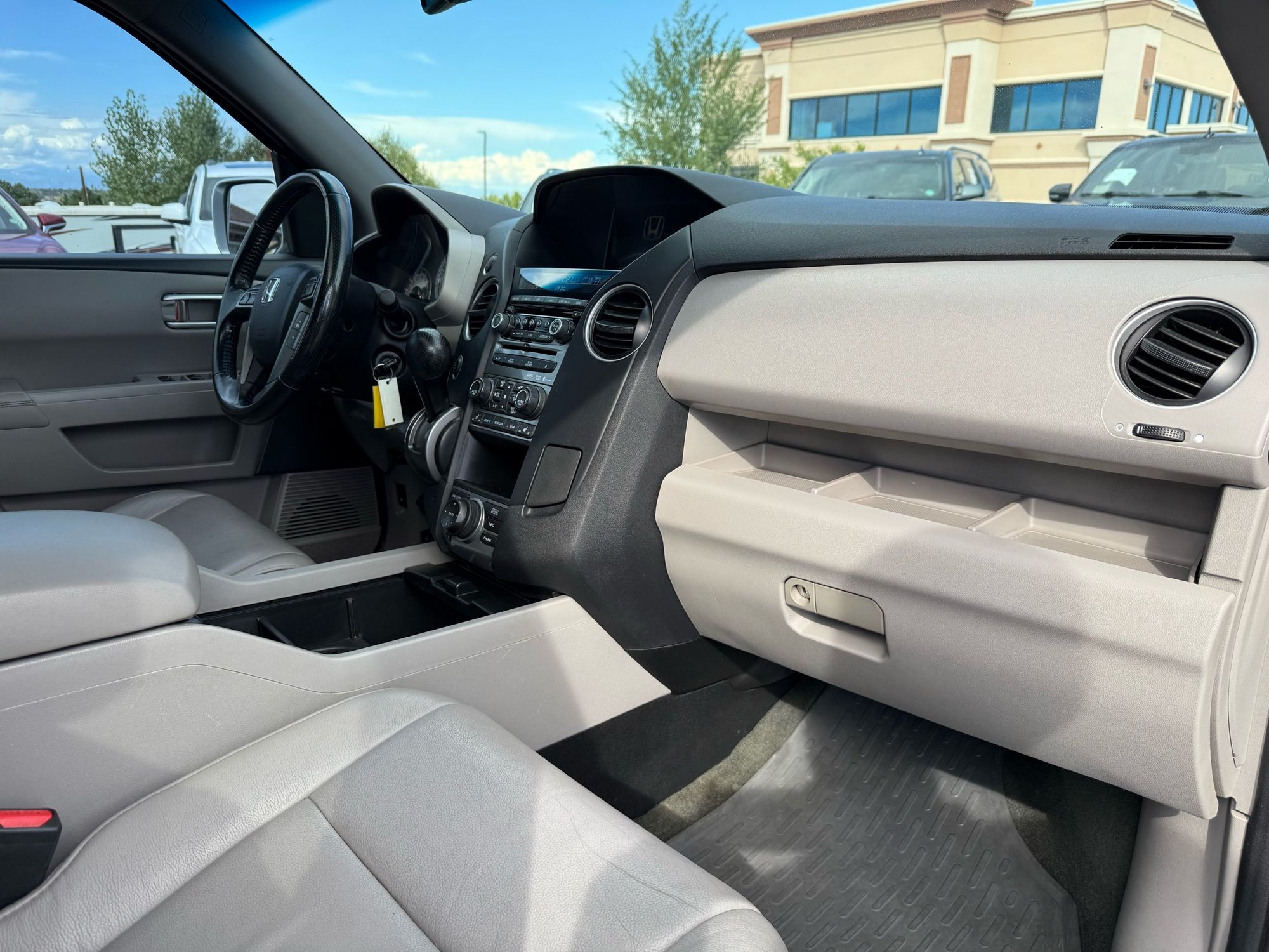2014 Honda Pilot Touring photo 30