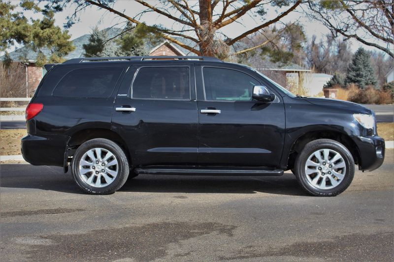 2015 tahoe rear screen lights up but black screen