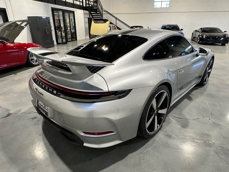 2025 Porsche 911 Carrera, photo 4