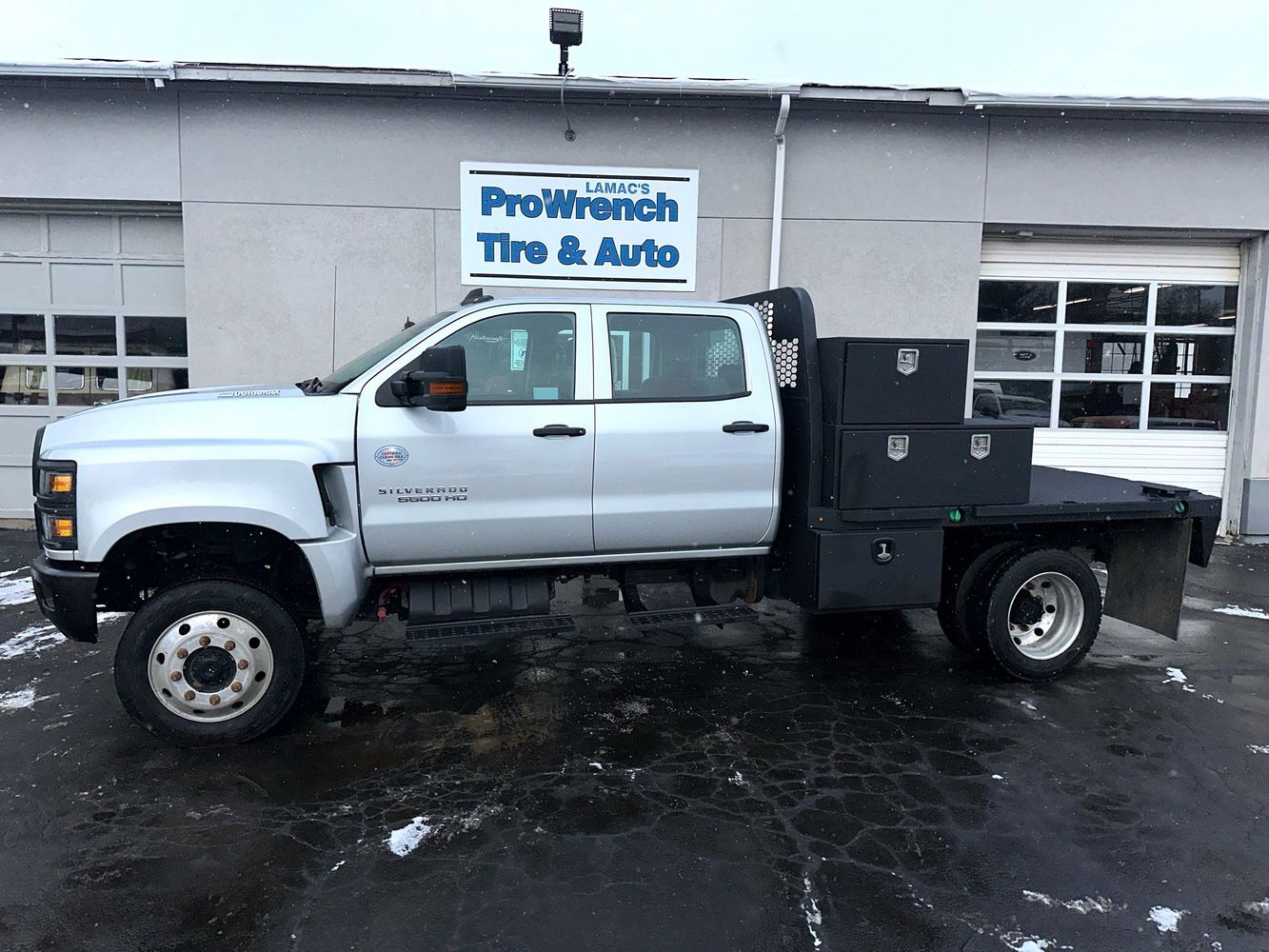 2022 Chevrolet Silverado 4500 Medium Duty Chassis Cab 1LT's photo