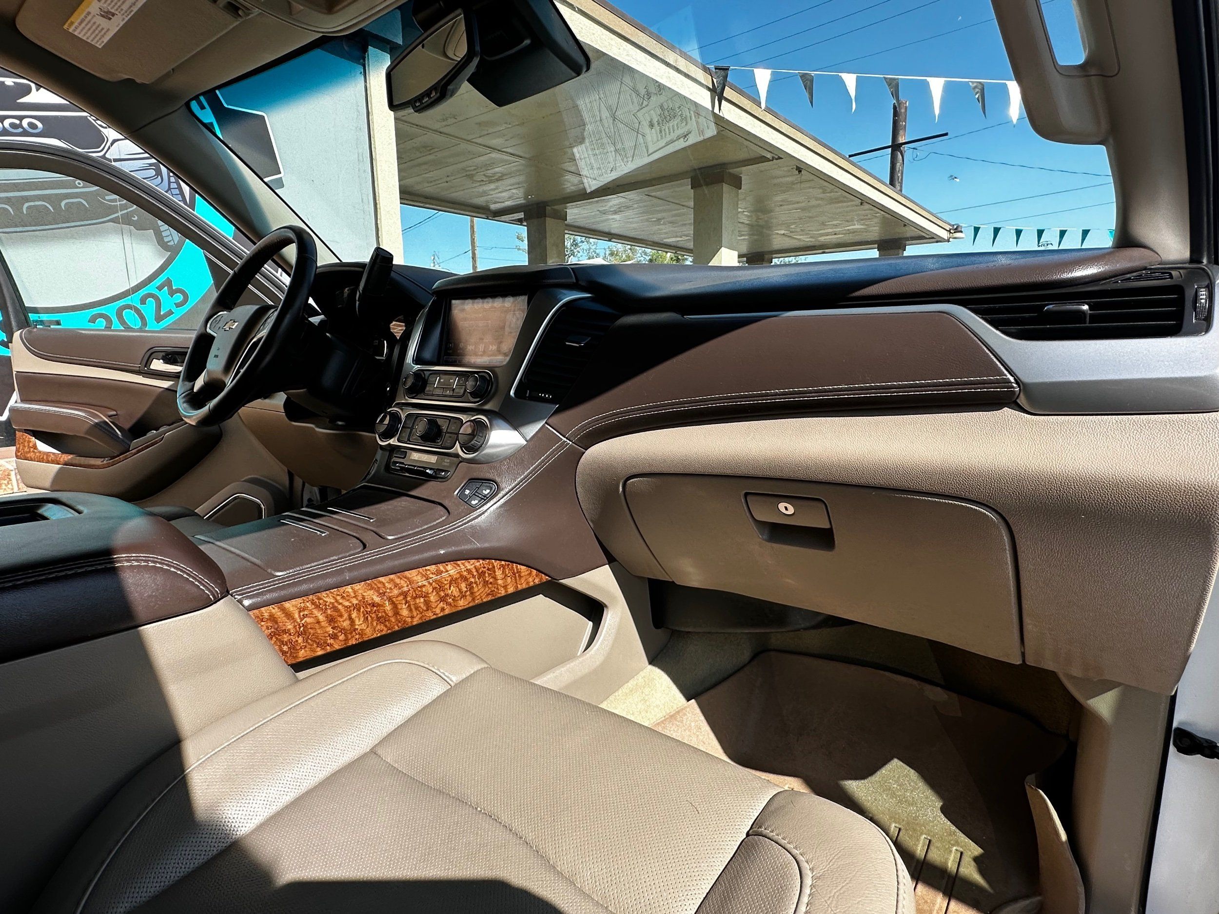 2016 Chevrolet Suburban LTZ photo 28