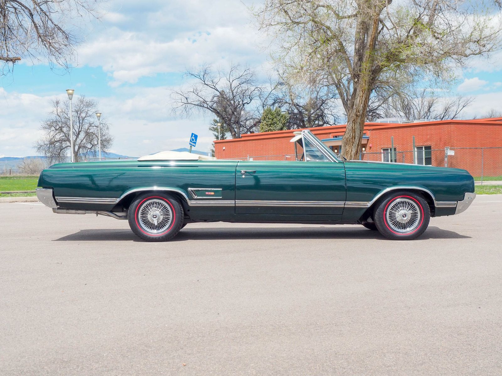 1965 Oldsmobile Cutlass 13