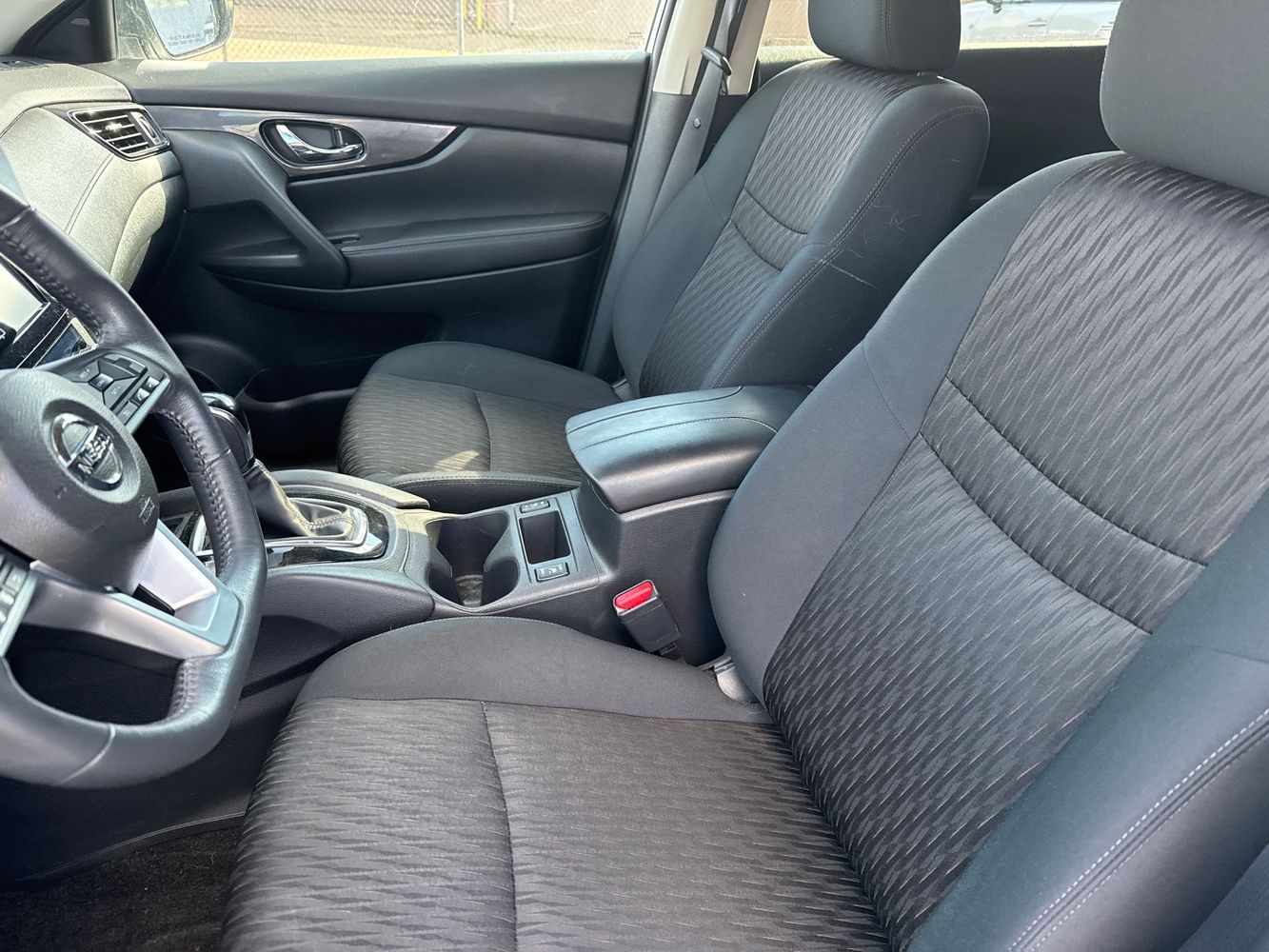 2017 Nissan Rogue Hybrid SV photo 9