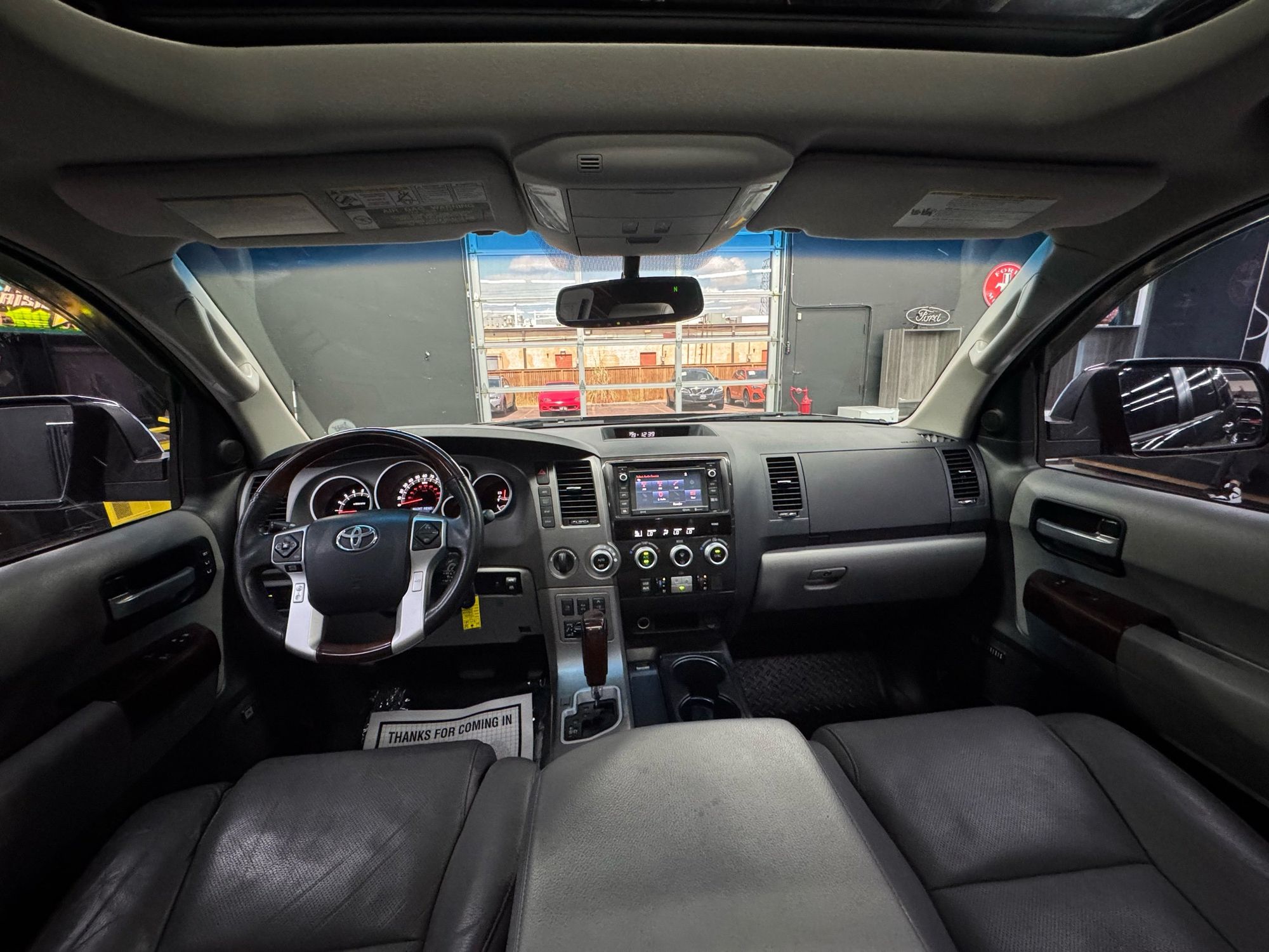 2017 Toyota Sequoia Platinum photo 38