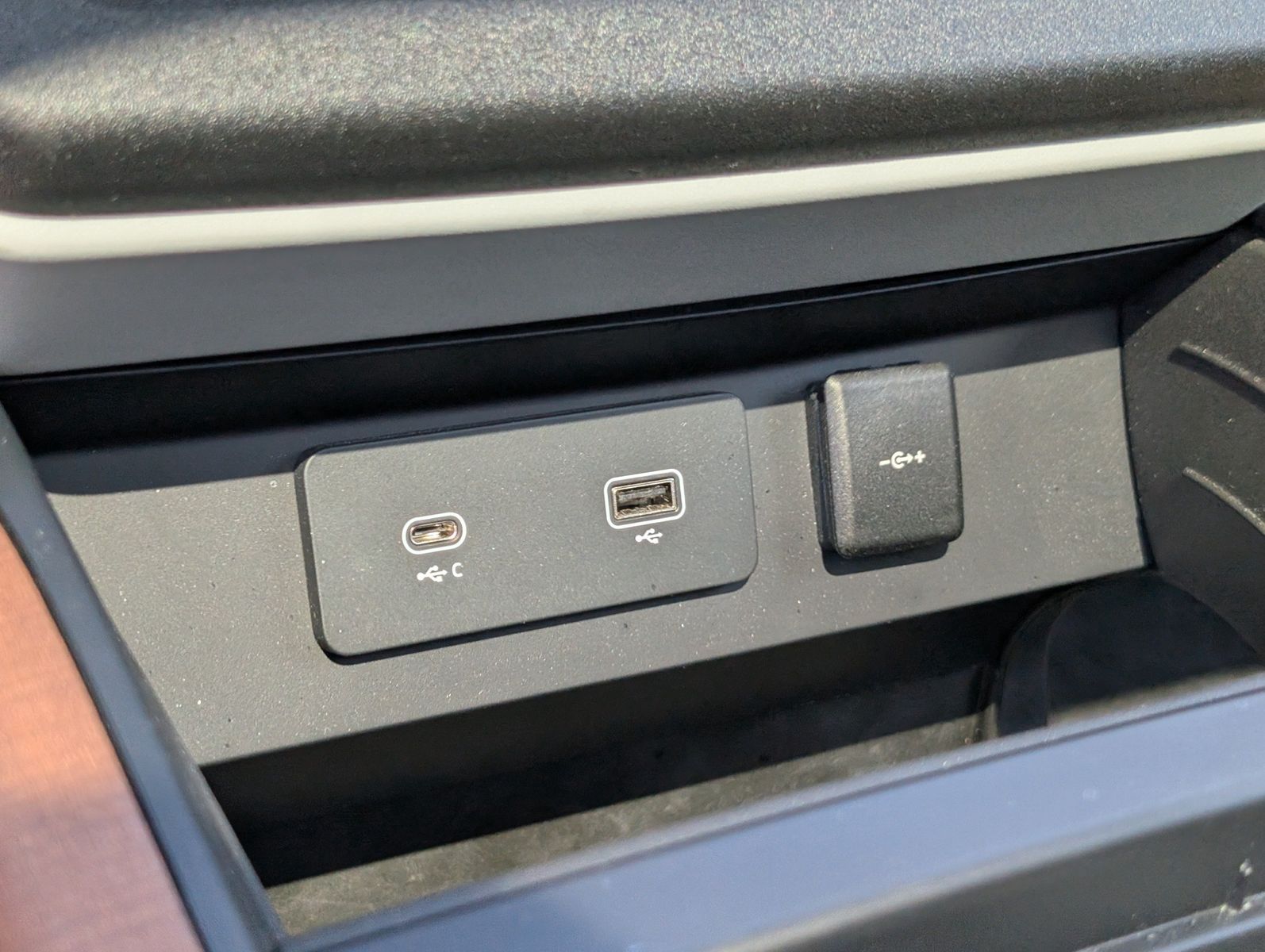 2024 Land Rover Defender 54