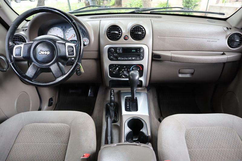 2004 Jeep Liberty Limited | Victory Motors of Colorado