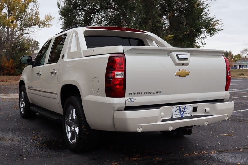 2013 Chevrolet Avalanche LTZ Black Diamond | Victory Motors of