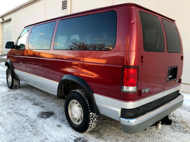 2000 Ford E150 Chateau The Denver Collection