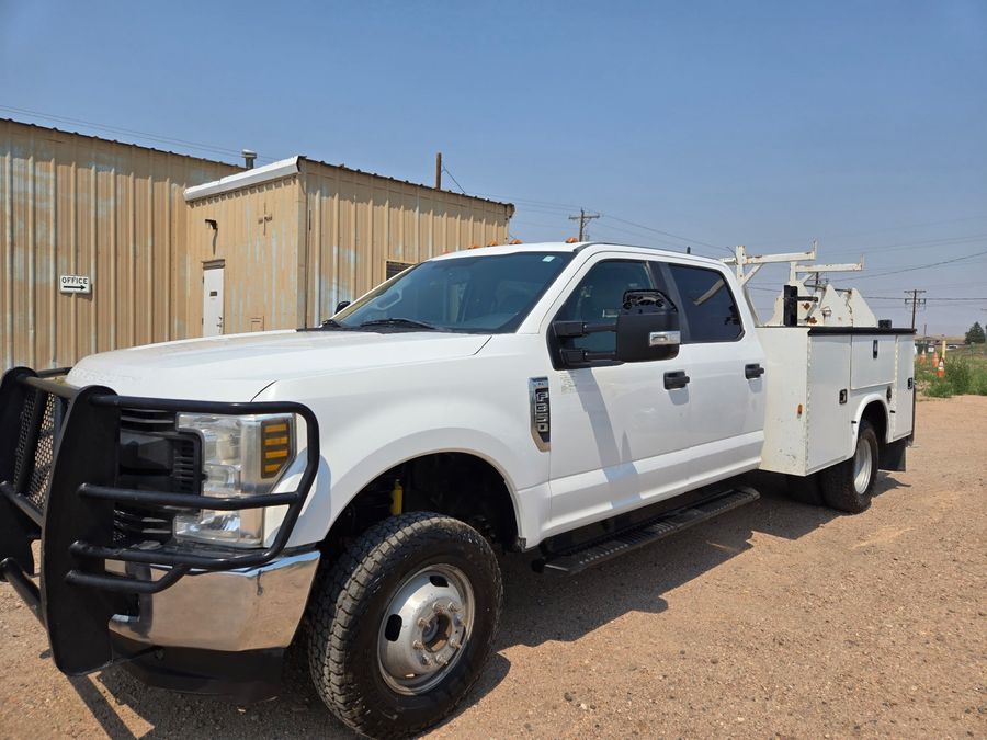 2019 Ford F-350 Chassis XL