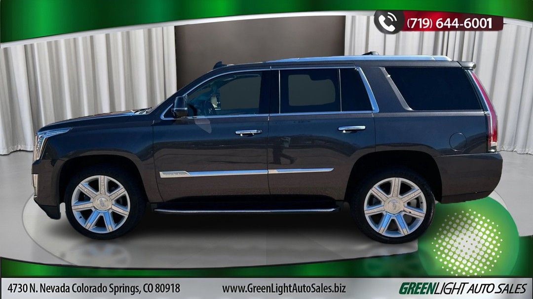 2017 Cadillac Escalade Luxury photo 2