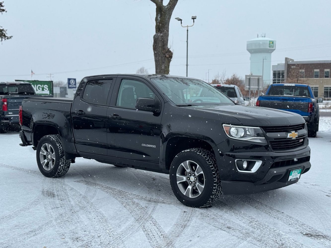 2018 Chevrolet Colorado Z71 photo 2