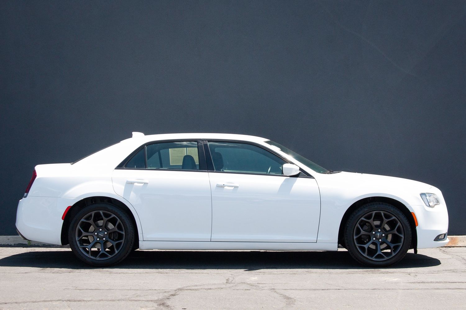 2020 Chrysler 300 S - Photo 15