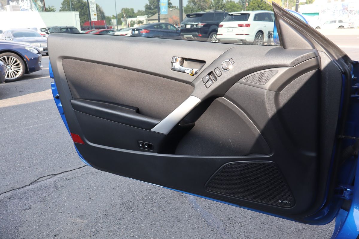 2010 Hyundai Genesis Coupe 2.0T Premium