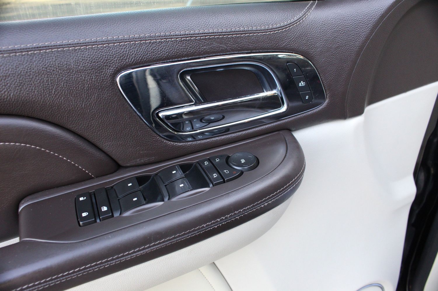 2009 Cadillac Escalade ESV Platinum Edition | Victory Motors of Colorado