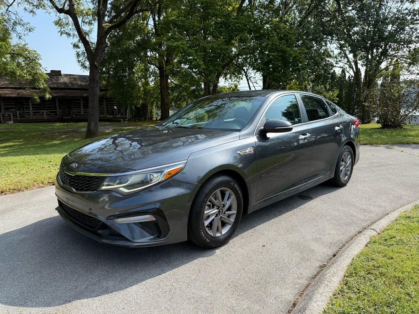 2020 Kia Optima LX photo 4