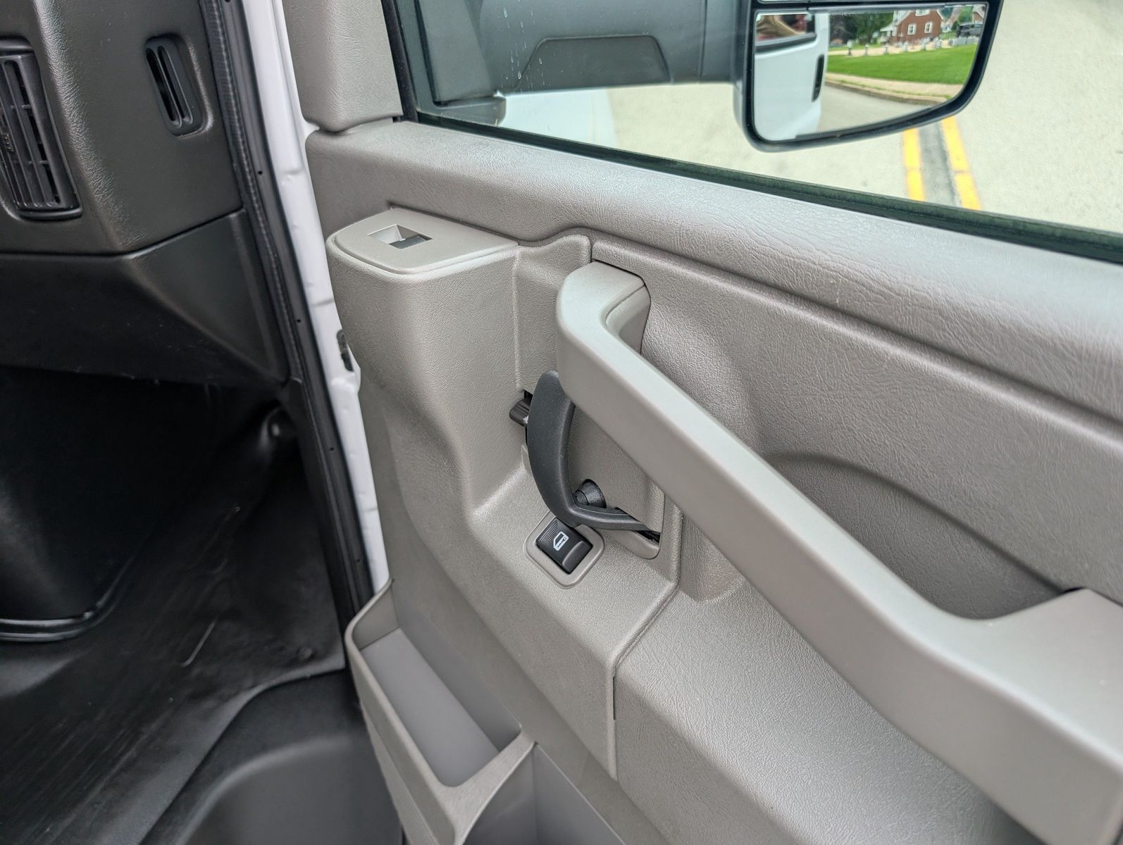 2024 Chevrolet Express Cutaway 111