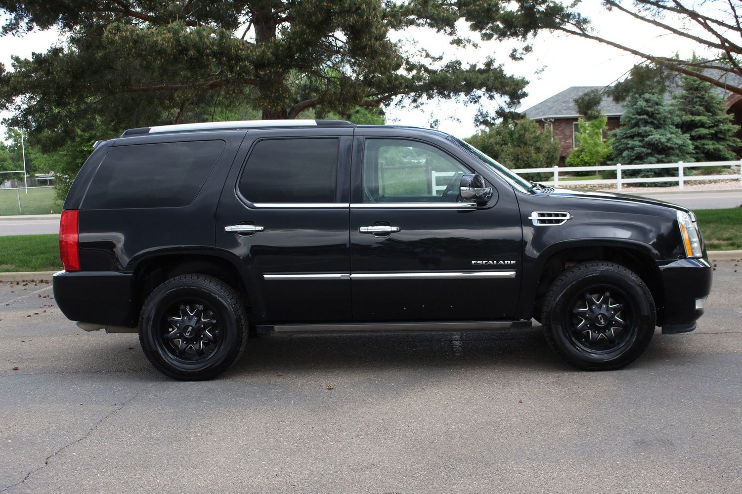 2011 Cadillac Escalade Premium 