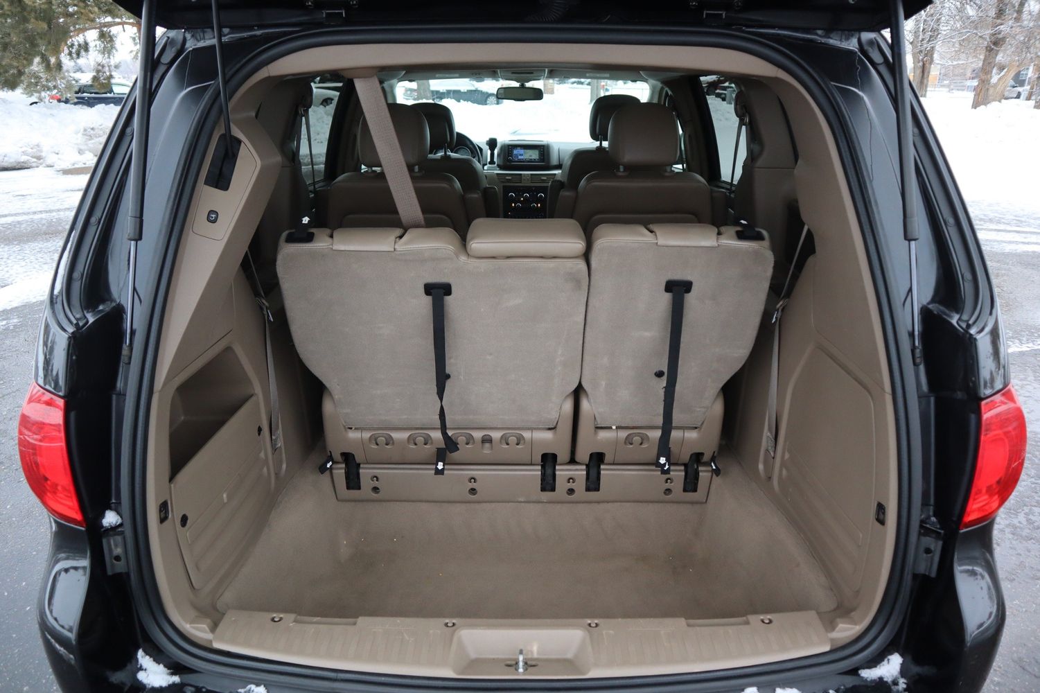2012 Volkswagen Routan SE Victory Motors of Colorado
