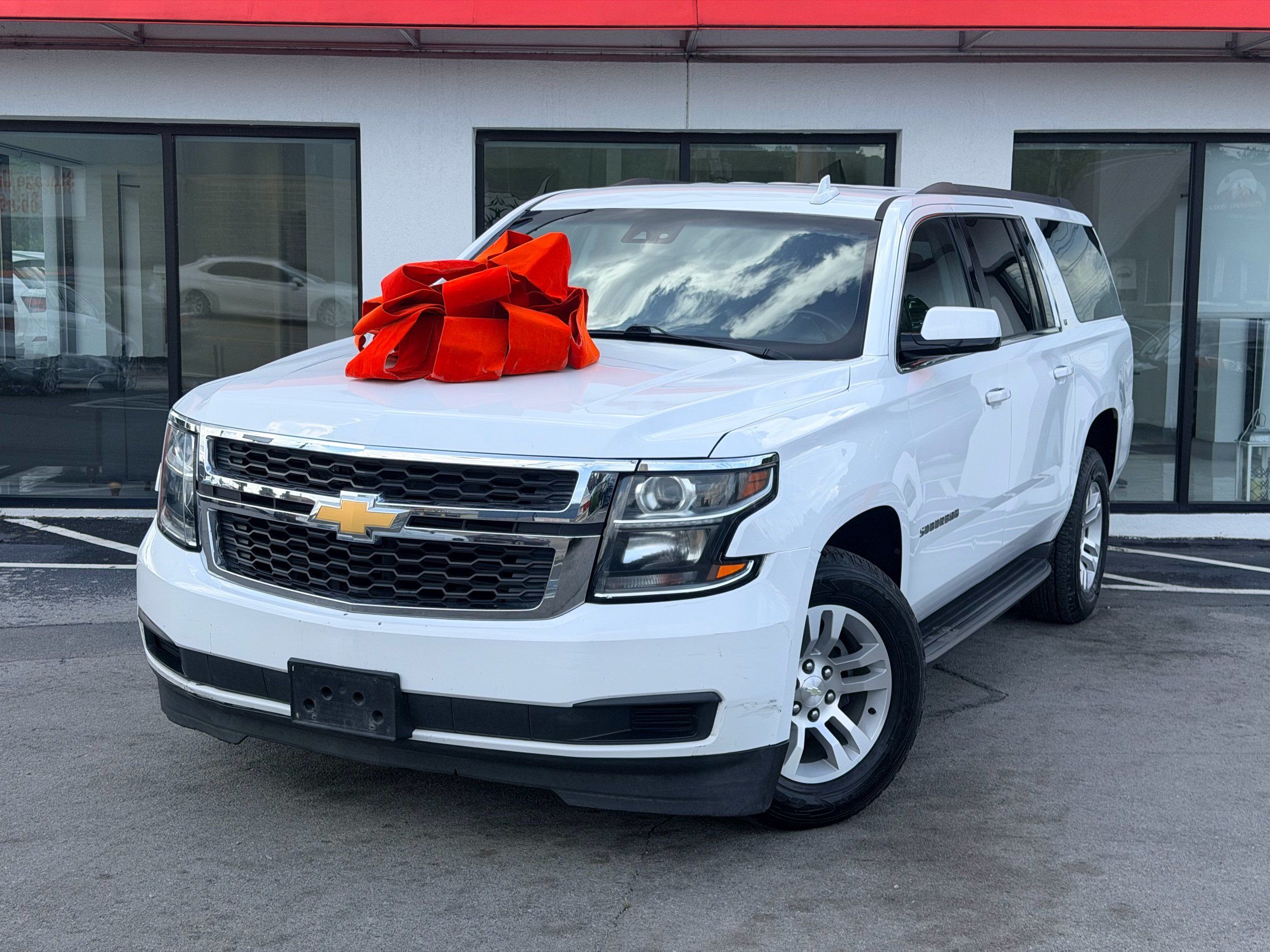 2018 Chevrolet Suburban 2WD 1500 LT's photo
