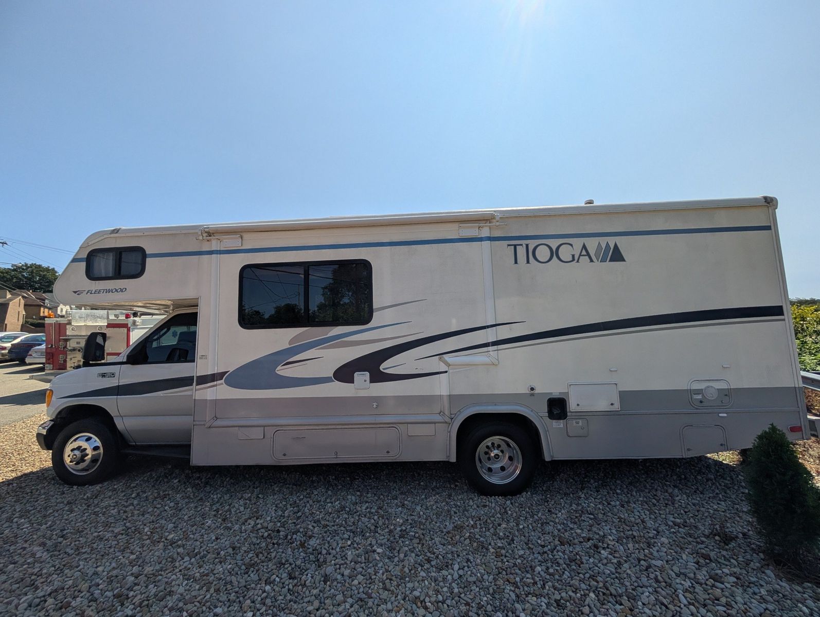 2004 Ford E-Series Chassis 9