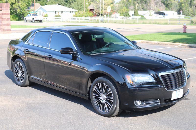 2014 Chrysler 300 Photos