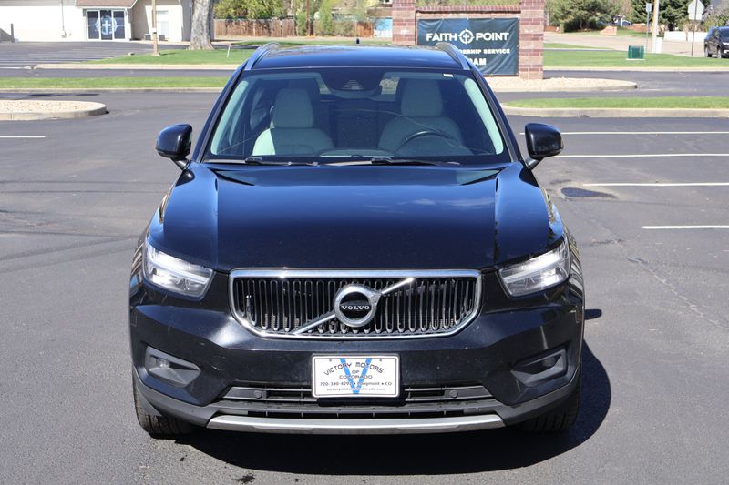 2021 Volvo XC40 T4 Momentum | Victory Motors of Colorado