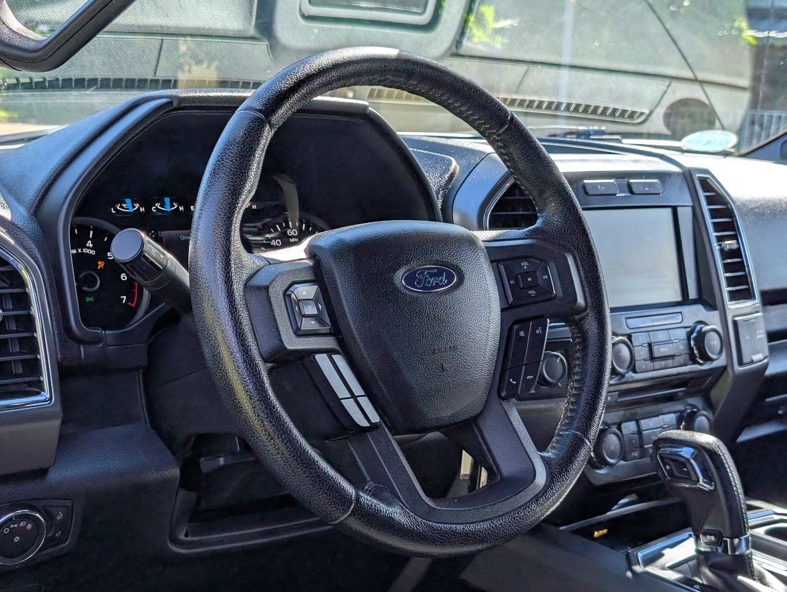 2015 Ford F-150 47