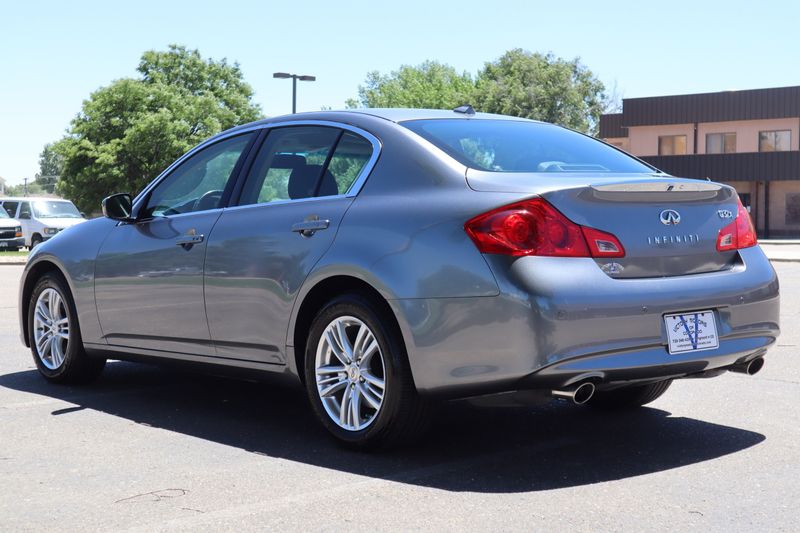 2010 INFINITI G37 Sedan Photos