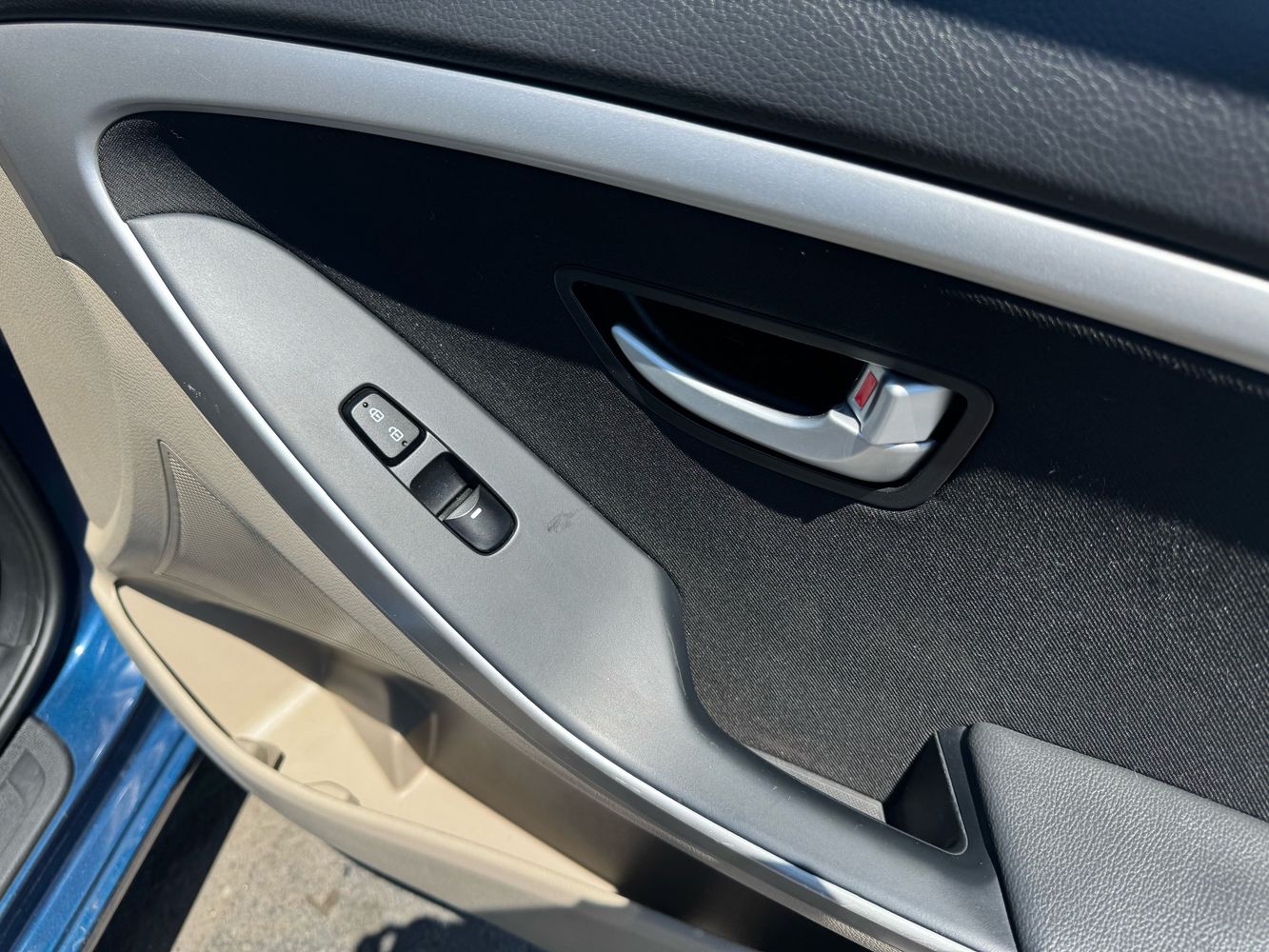 2016 Hyundai Elantra GT Base photo 55