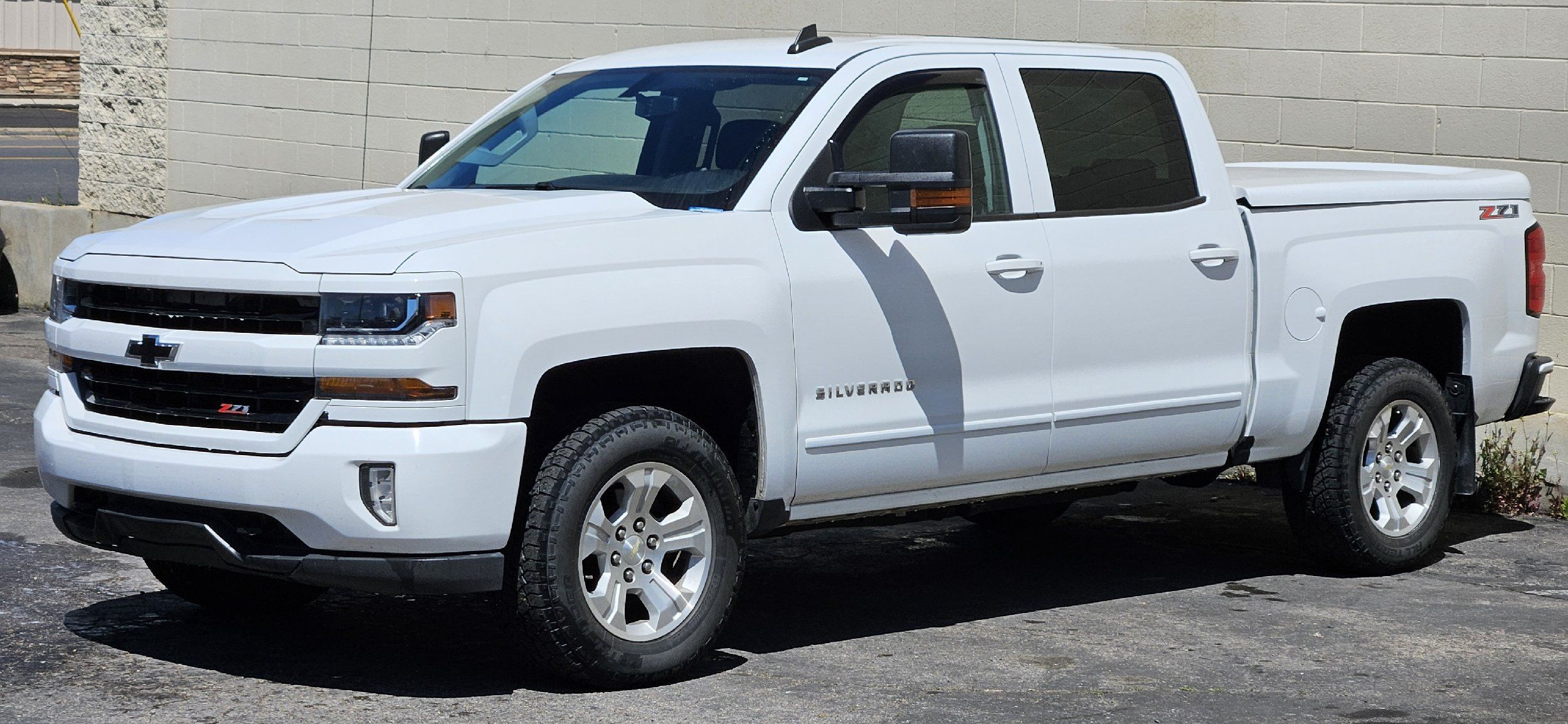 2017 Chevrolet Silverado 1500 LT Z71 4X4 Crew Cab Short Box's photo