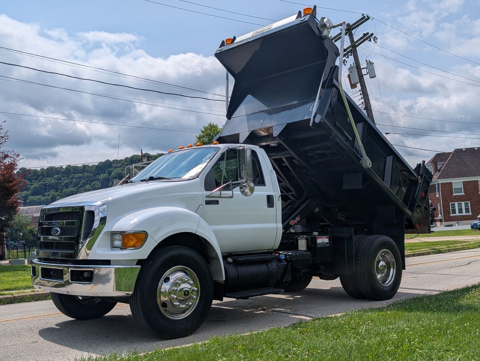 2015 Ford F-750 13