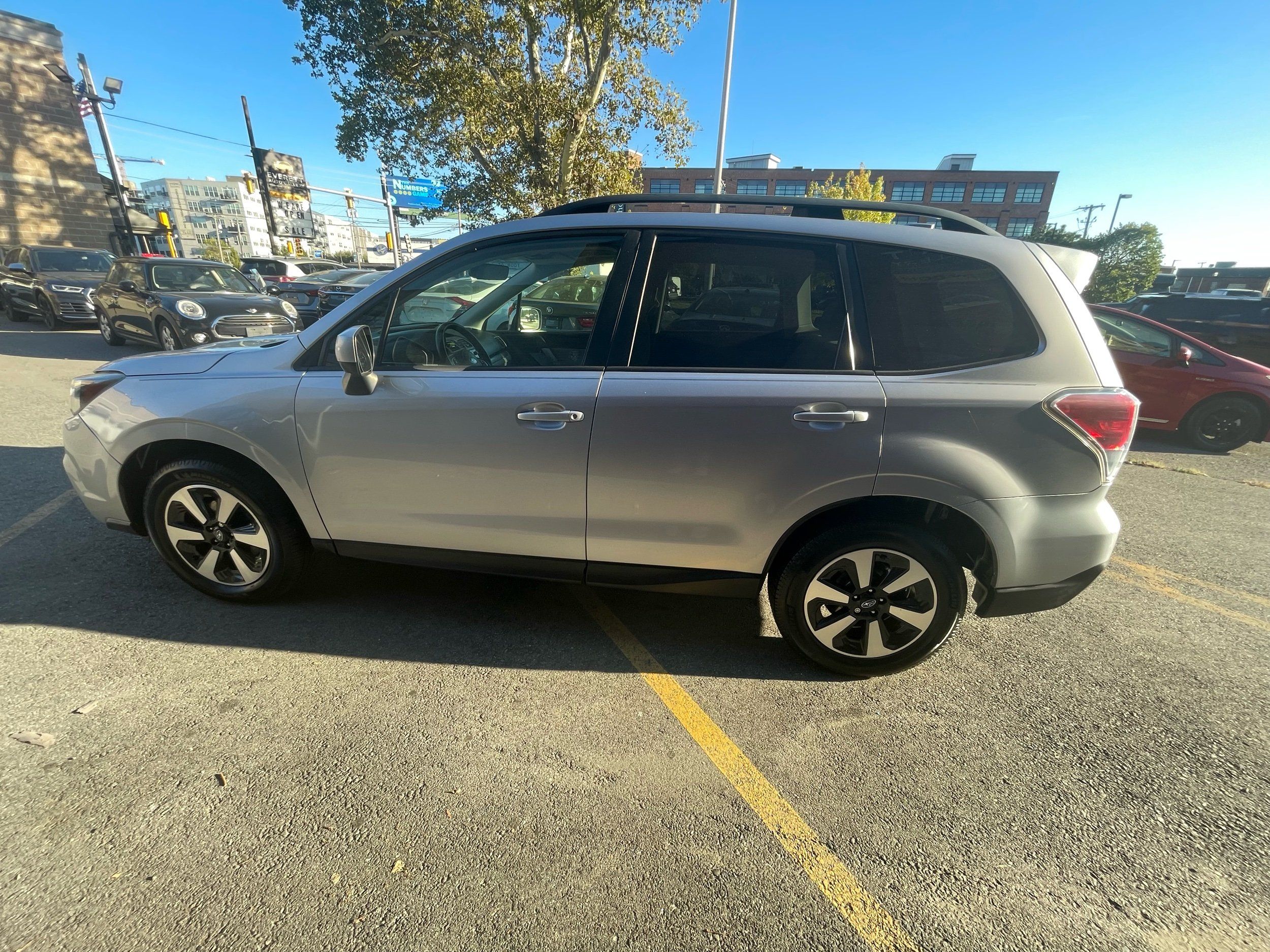2017 Subaru Forester 2.5i Premium photo 5