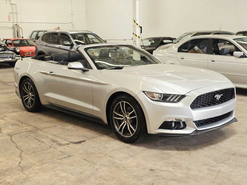 2016 Ford Mustang EcoBoost Convertible Premium's photo