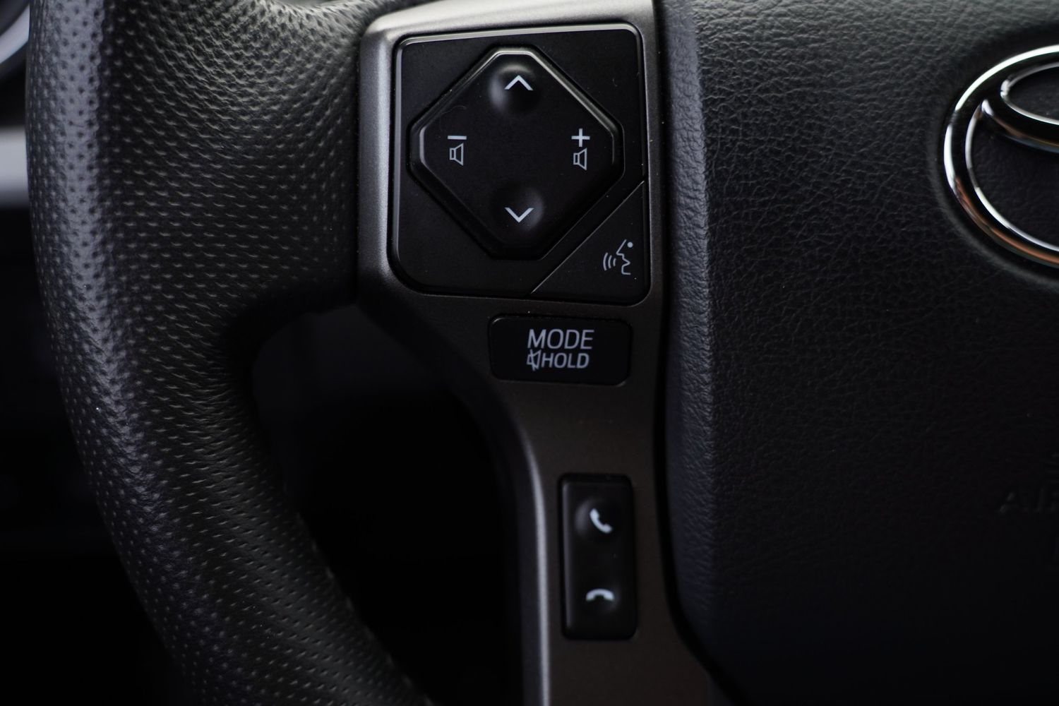 2023 Toyota Tacoma TRD Off-Road photo 18