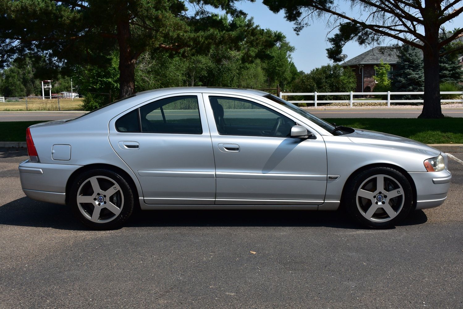2005 Volvo S60 T5 | Victory Motors of Colorado