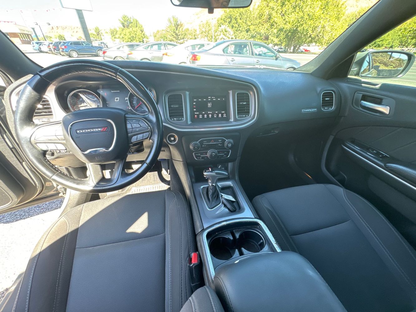 2019 Dodge Charger SXT photo 8