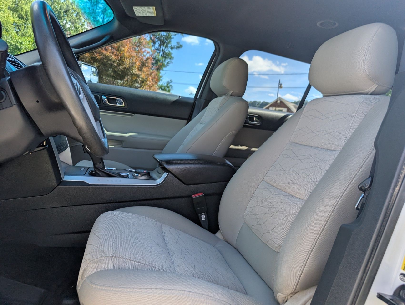 2014 Ford Explorer 28