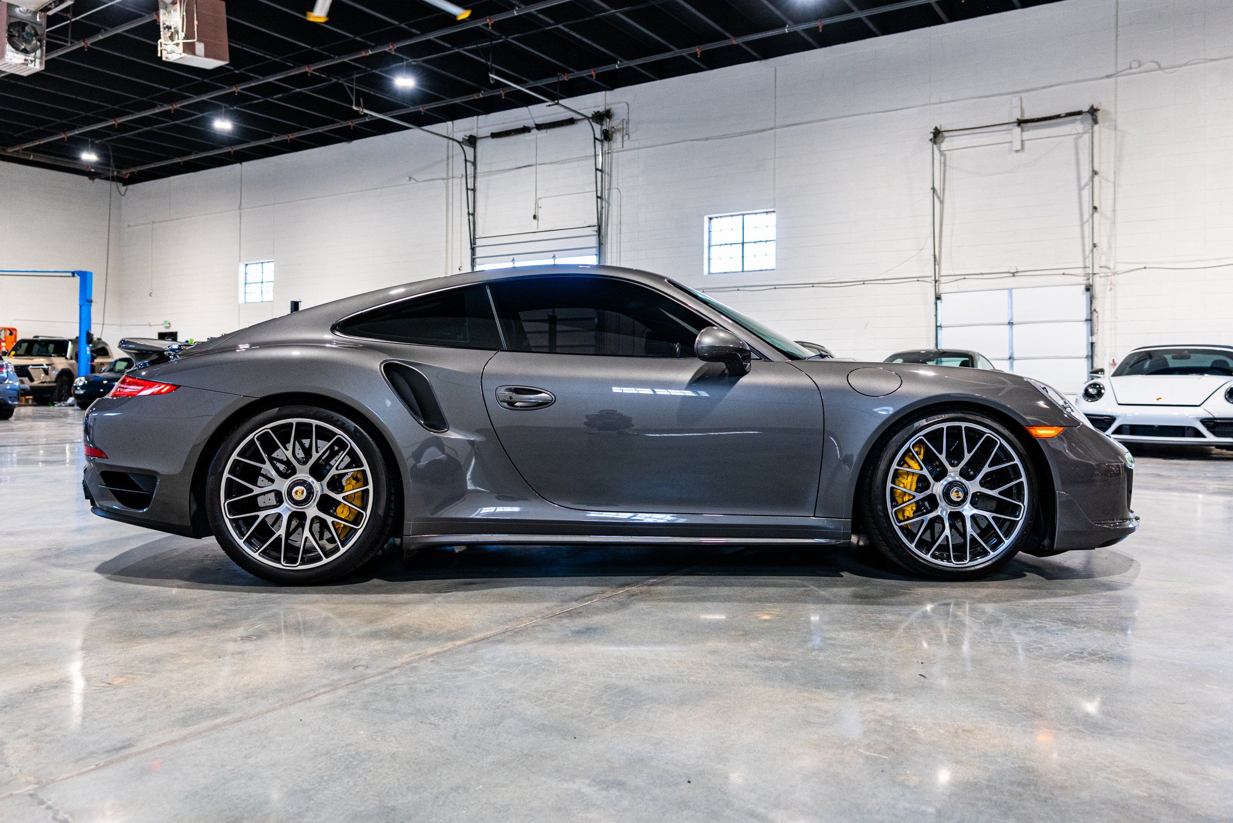 2015 Porsche 911 Turbo S - Photo 9