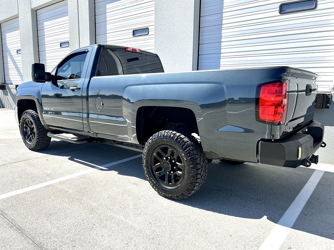 2017 Chevrolet Silverado 2500HD photo 3