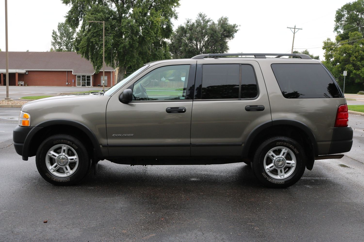 2004 Ford Explorer XLS | Victory Motors of Colorado