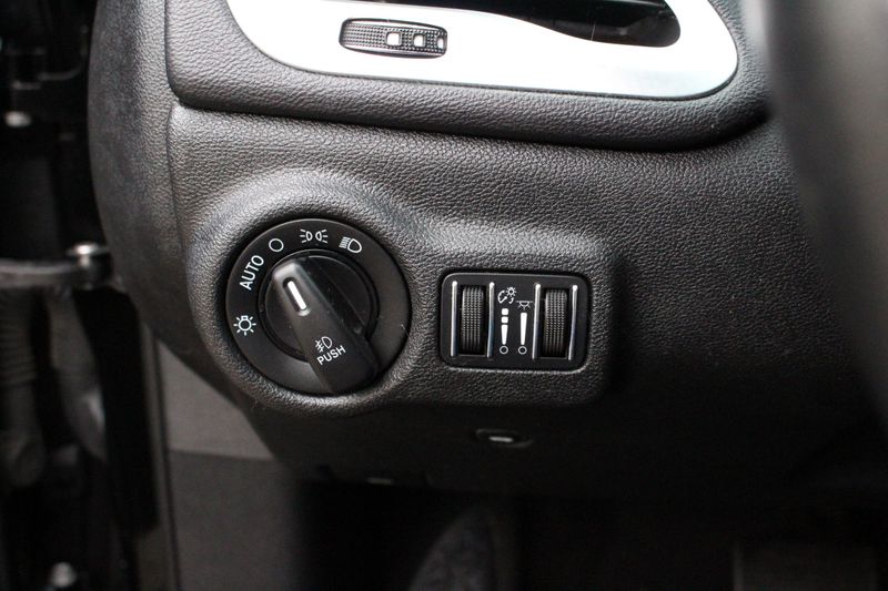 2013 Dodge Dart Photos