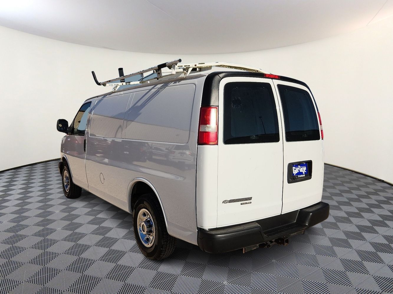 2012 Chevrolet Express 2500 Work Van photo 3