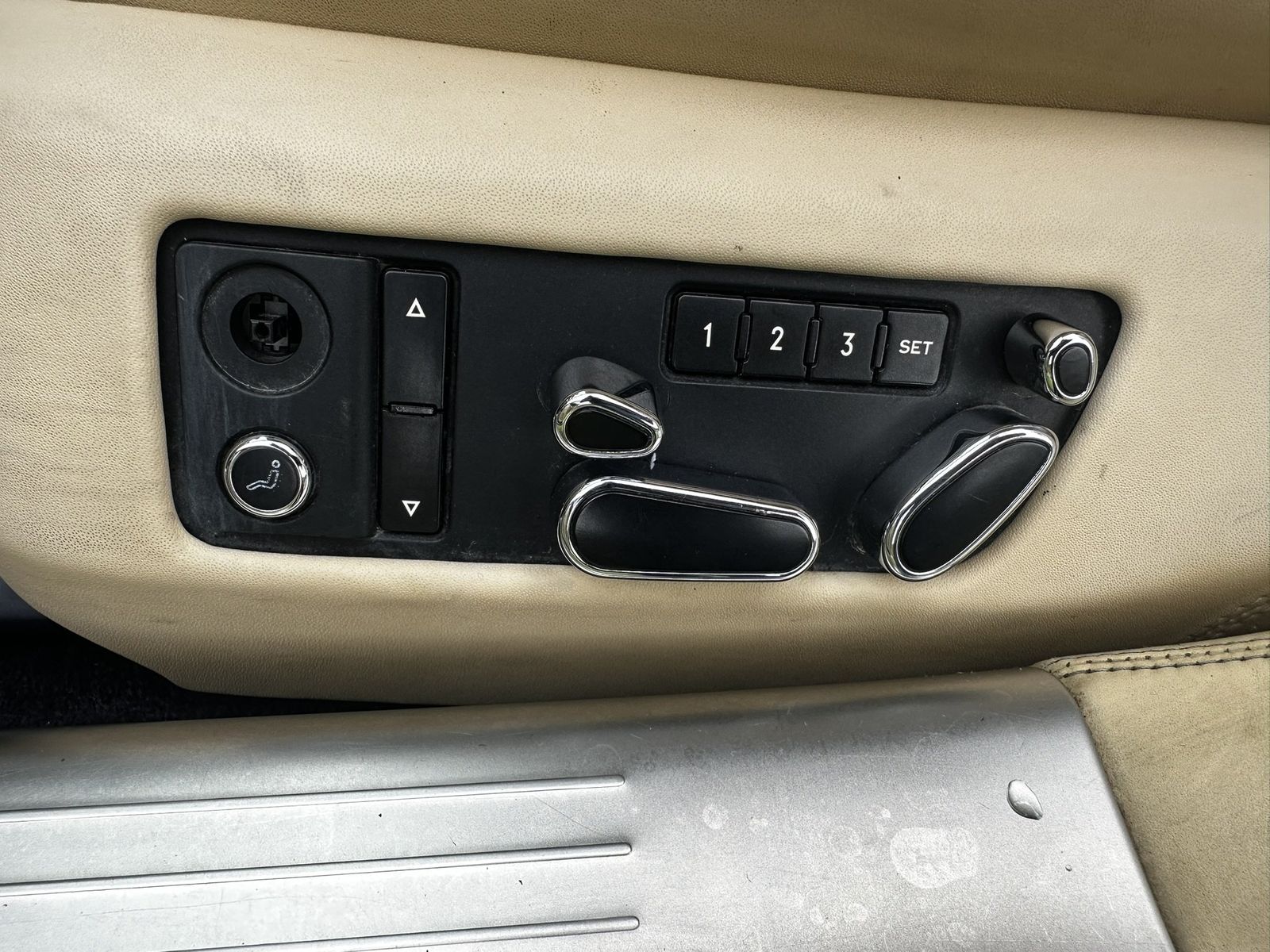 2007 Bentley Continental 39