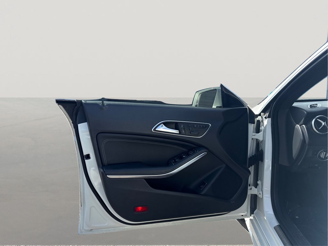 2015 Mercedes Benz CLA 250 photo 30