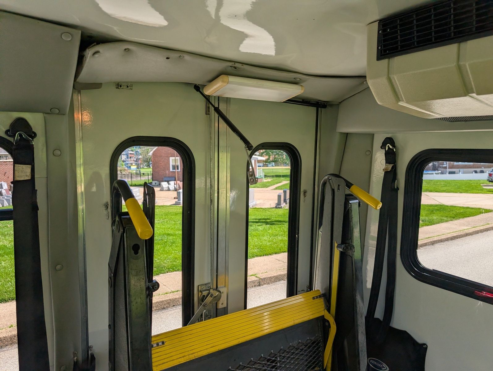 2007 Ford E-450 Cutaway 71