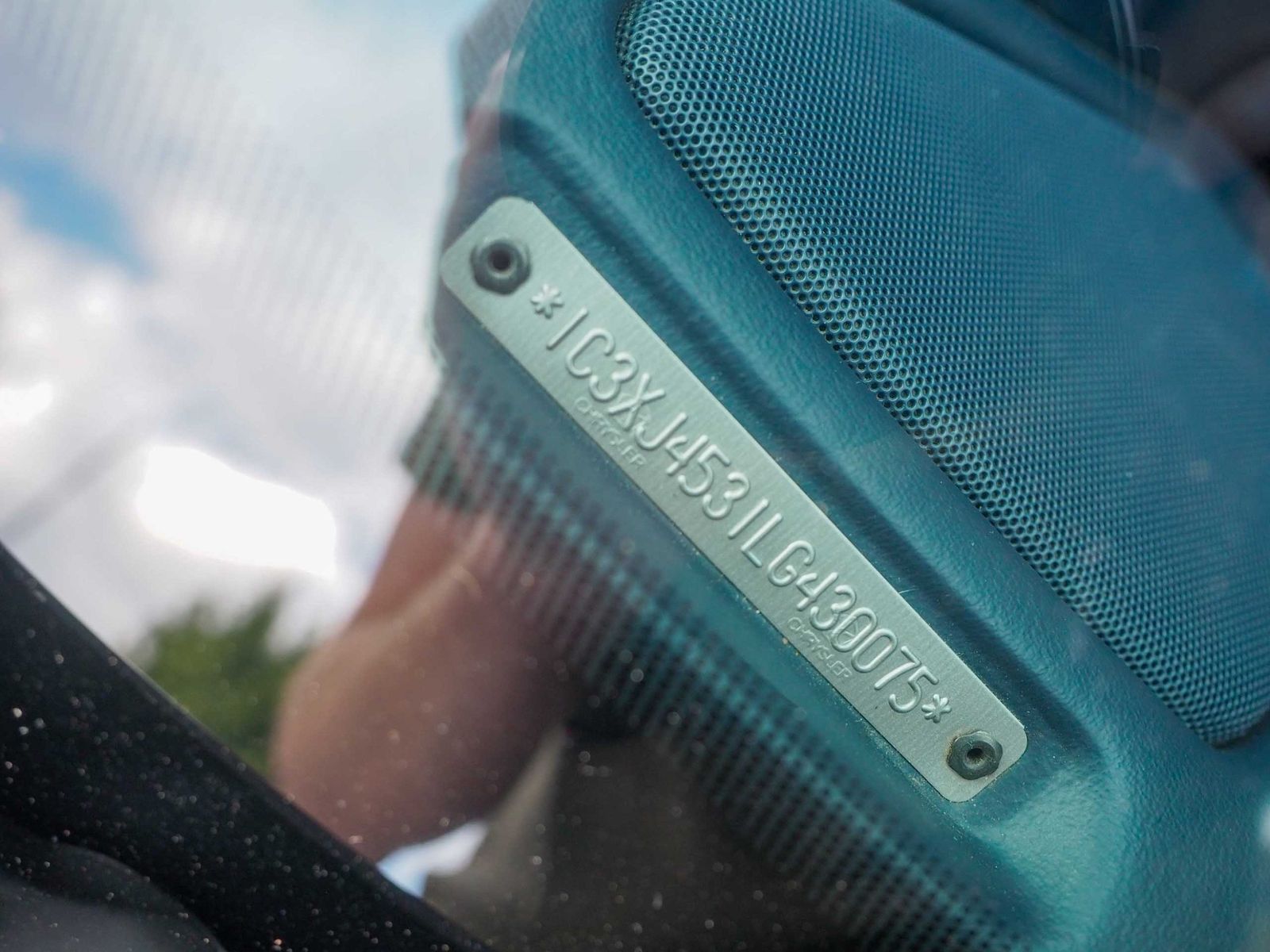 1990 Chrysler Le Baron 46