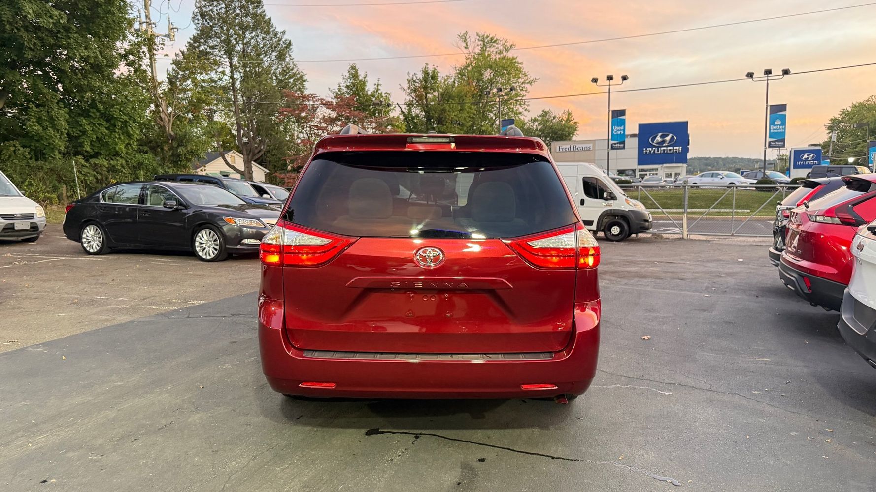2015 Toyota Sienna LE photo 3
